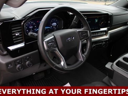 Used 2023 Chevrolet Silverado 1500 RST image 2