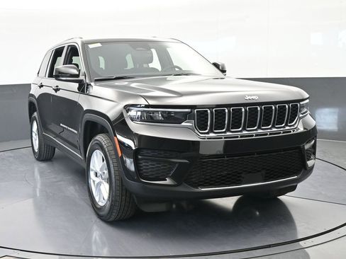New 2026 Jeep Grand Cherokee Laredo RWD image 9