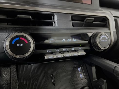 Certified 2025 Toyota 4Runner SR5 AWD/4WD image 16