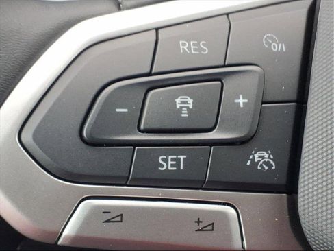 New 2026 Volkswagen Taos SEL image 22