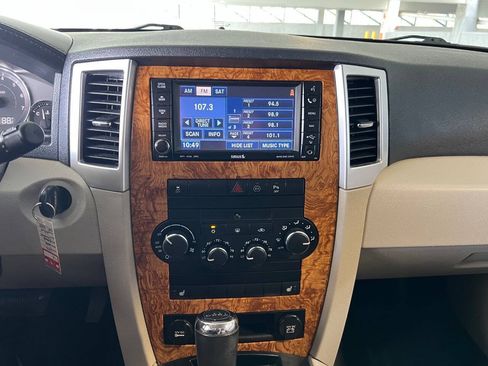 Used 2010 Jeep Grand Cherokee Limited AWD/4WD image 26