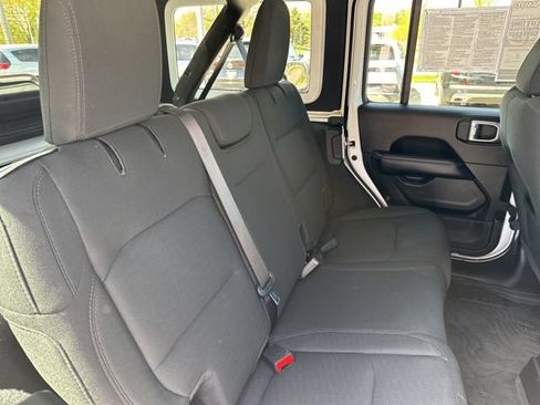 Used 2020 Jeep Wrangler Unlimited Sahara AWD/4WD image 19