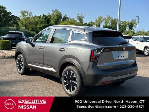 Used 2025 Nissan Kicks SV w/ SV Premium Package image 4