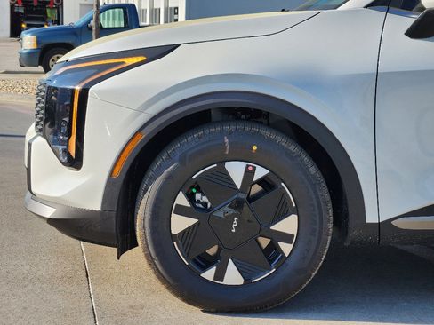 New 2026 Kia Sportage LX image 5