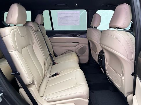 New 2025 Jeep Grand Cherokee L Limited w/ Black Appearance Package image 24