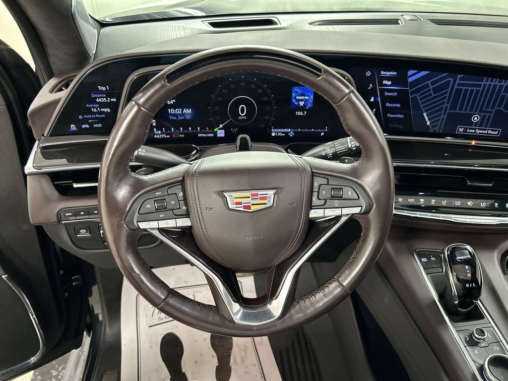 Used 2023 Cadillac Escalade Sport Platinum w/ LPO, ONYX Package AWD/4WD image 4