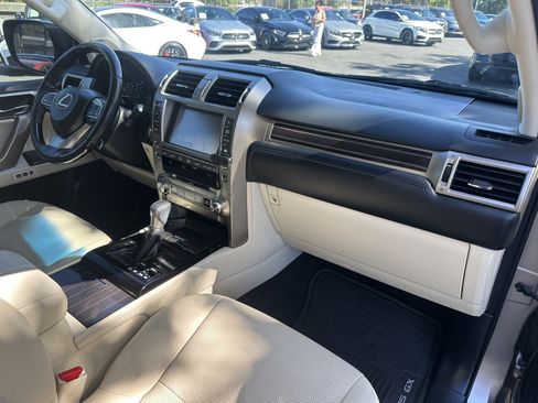 Used 2020 Lexus GX 460 Premium AWD/4WD image 21