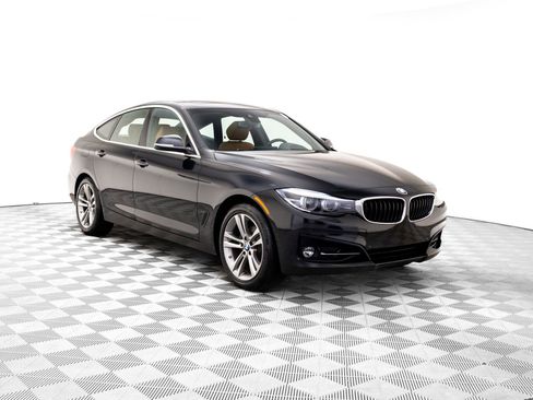 Used 2019 BMW 330i Gran Turismo xDrive image 7