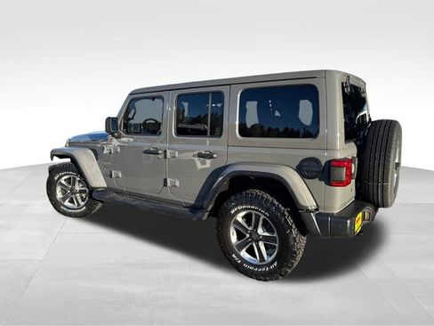 Used 2018 Jeep Wrangler Unlimited Sahara image 6