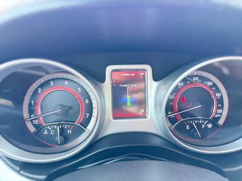 Used 2012 Dodge Journey SXT w/ Flexible Seating Group FWD image 18