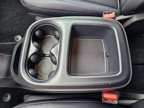 New 2026 Chrysler Pacifica Select image 30