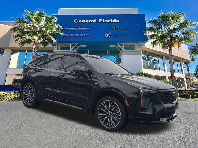 Used 2024 Cadillac XT4 Sport FWD image 2