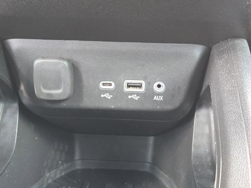 Used 2021 Chevrolet TrailBlazer RS w/ Convenience Package FWD image 14