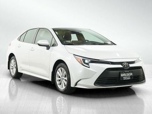 Used 2026 Toyota Corolla LE w/ LE Premium Package AWD/4WD image 7