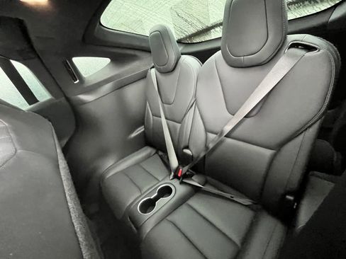 Used 2023 Tesla Model X image 3