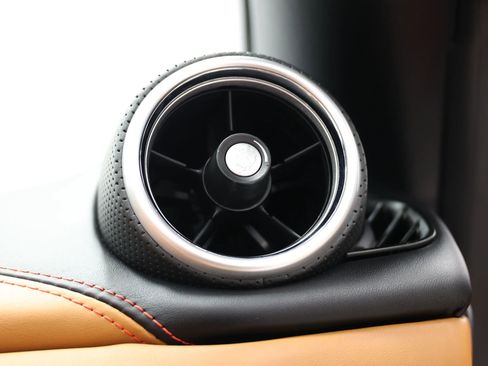 Used 2015 Ferrari California T image 92