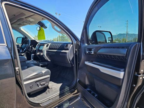 Used 2019 Toyota Tundra Platinum AWD/4WD image 15