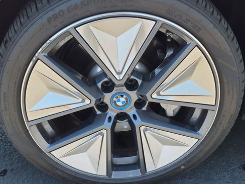 Used 2024 BMW i4 eDrive40 w/ Premium Package RWD image 13