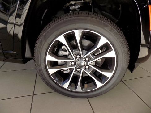 New 2025 Jeep Grand Cherokee L Overland image 10