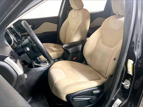 Used 2015 Jeep Cherokee Sport image 24