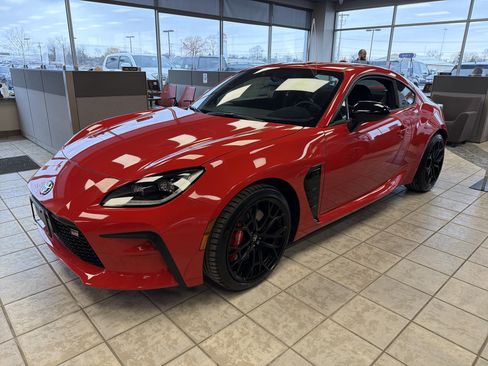 New 2025 Toyota GR86 Premium RWD image 4