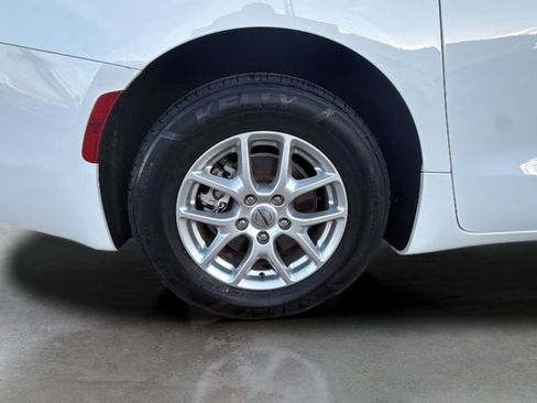 Used 2022 Chrysler Voyager LX FWD image 57
