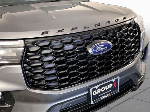 Used 2025 Ford Explorer ST-Line RWD image 28