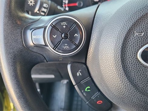 Used 2016 Kia Soul image 27