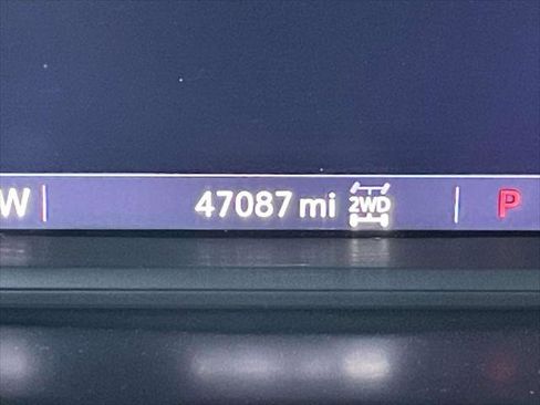 Used 2021 GMC Sierra 1500 Elevation w/ Preferred Package image 24