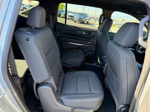 New 2026 Chevrolet Traverse LT image 16
