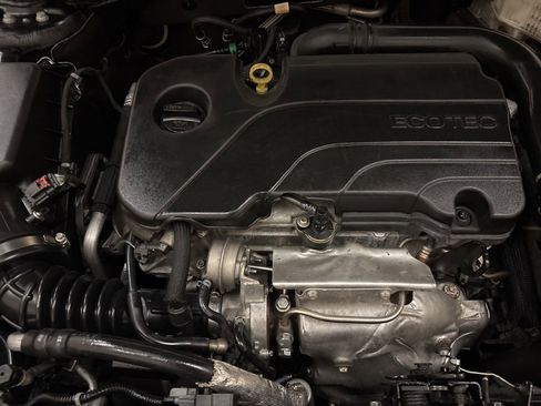Used 2023 Chevrolet Malibu LT FWD image 16