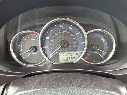 Used 2014 Toyota Corolla LE image 16