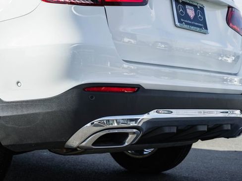 Used 2022 Mercedes-Benz GLC 300 4MATIC w/ Premium Package Lite image 7
