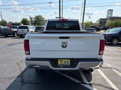 Used 2017 RAM 1500 Classic SLT w/ SLT Plus D←cor Group AWD/4WD image 8