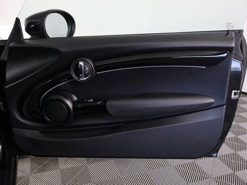 Used 2023 MINI Cooper 2-Door Hardtop image 12