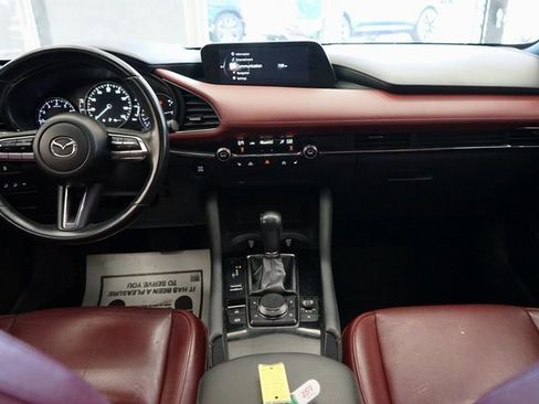 Used 2020 MAZDA MAZDA3 Hatchback w/ Premium Package image 38
