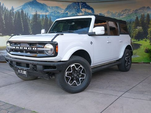 Used 2022 Ford Bronco Outer Banks AWD/4WD image 1