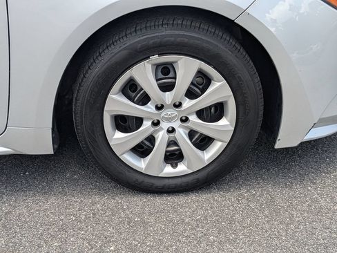 Used 2024 Toyota Corolla LE FWD image 12