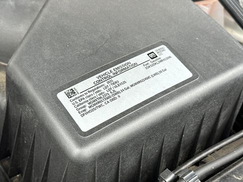 Used 2021 GMC Yukon Denali w/ Advanced Technology Package image 30