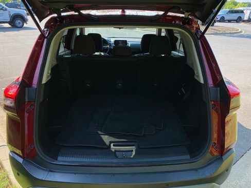 Used 2023 Nissan Rogue S AWD/4WD image 28