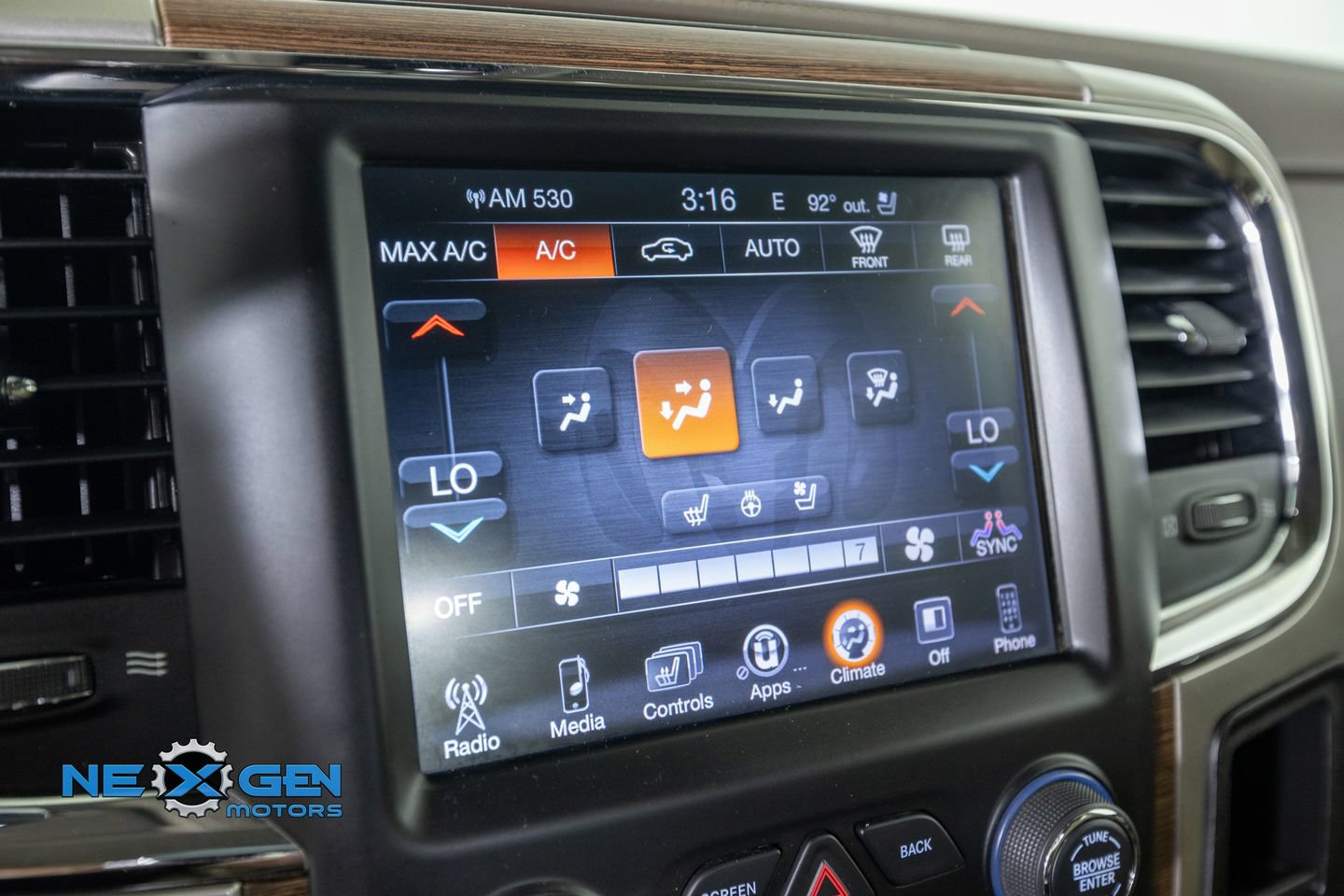 Used 2017 RAM 2500 Laramie w/ Convenience Group AWD/4WD image 22