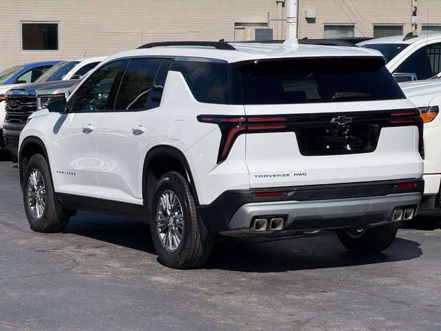 Used 2027 Chevrolet Traverse LT w/ Driver Confidence Package AWD/4WD image 5