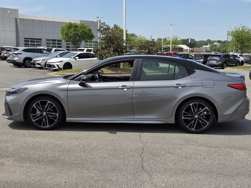 Used 2025 Toyota Camry XSE FWD image 2