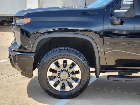Used 2024 Chevrolet Silverado 2500 Custom w/ Custom Value Package AWD/4WD image 15