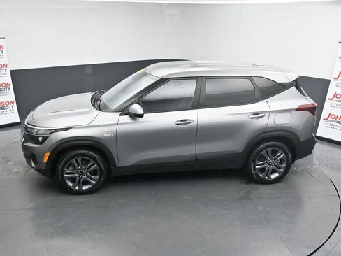 Used 2023 Kia Seltos LX image 29