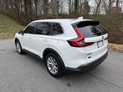 Used 2023 Honda CR-V EX image 8