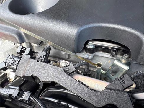 Used 2021 Toyota Venza LE image 36