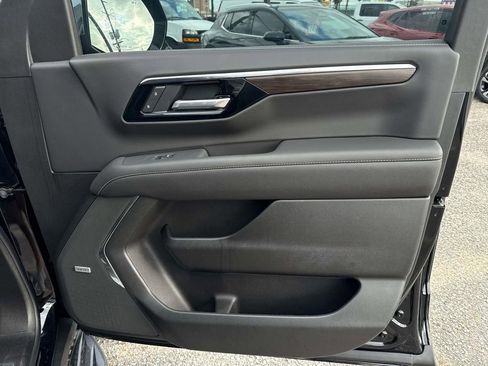 New 2026 Chevrolet Suburban Premier image 14