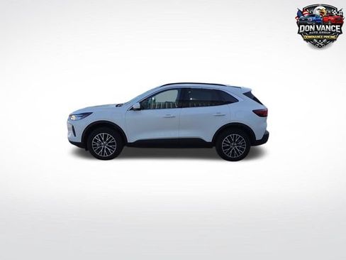 Used 2025 Ford Escape SE FWD image 2