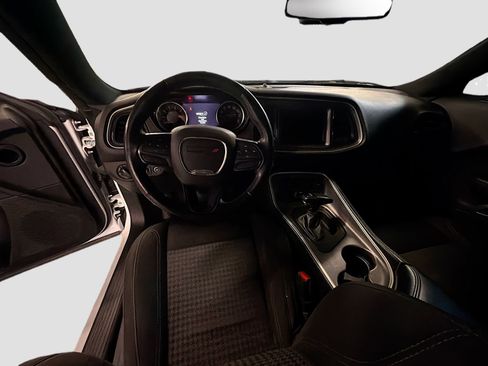 Used 2022 Dodge Challenger SXT RWD image 20